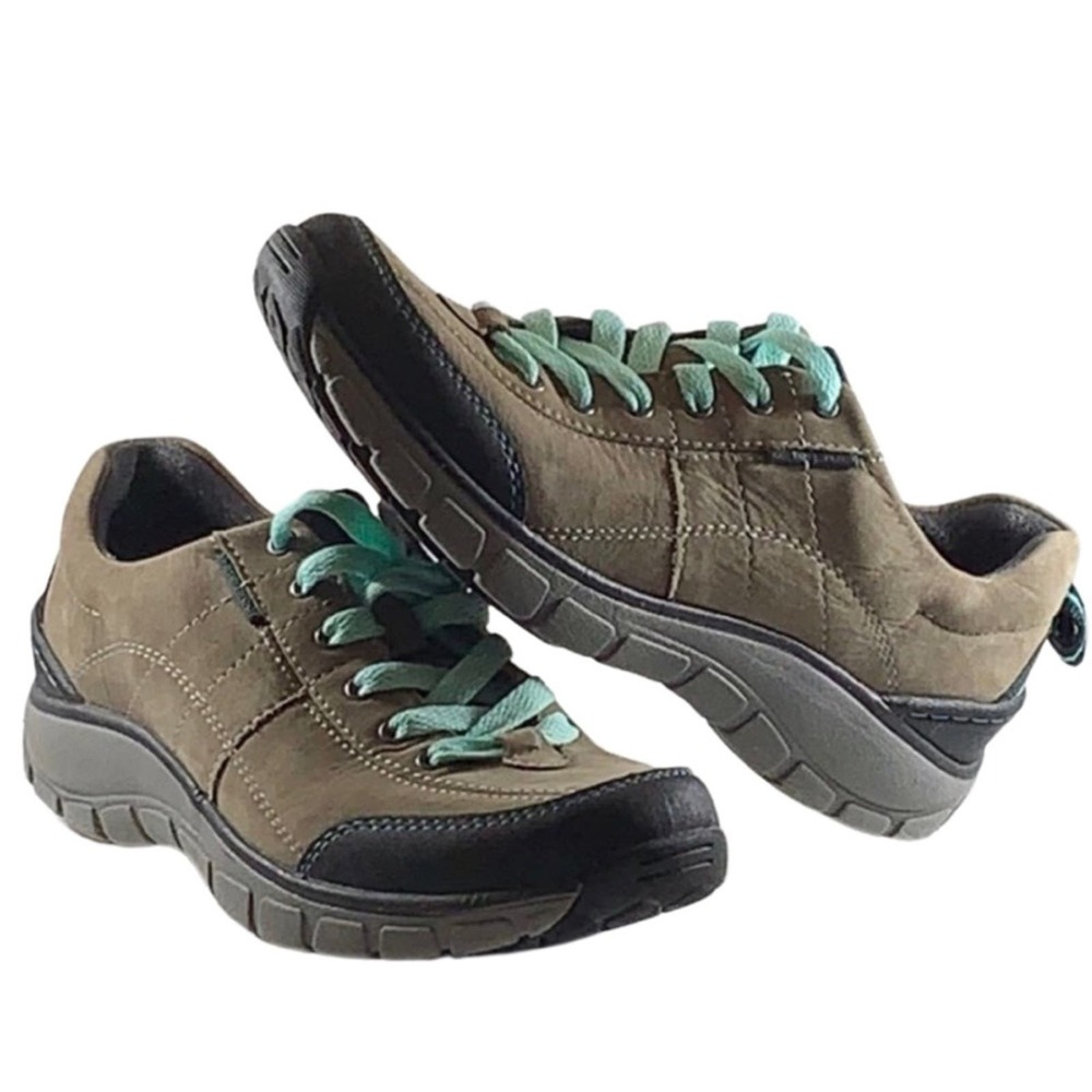 Clarks Waterproof Wave Walking Shoe